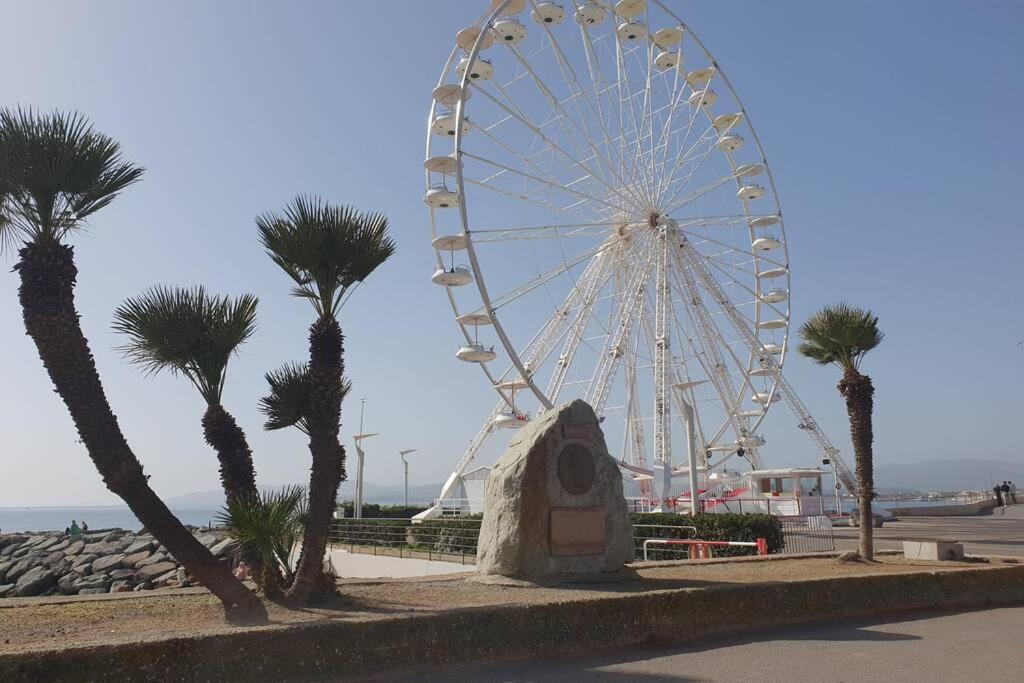 T2 Climatisé à 5 Minutes à Pied De La Avec Parking, Piscine Et Wifi Appartamento Fréjus