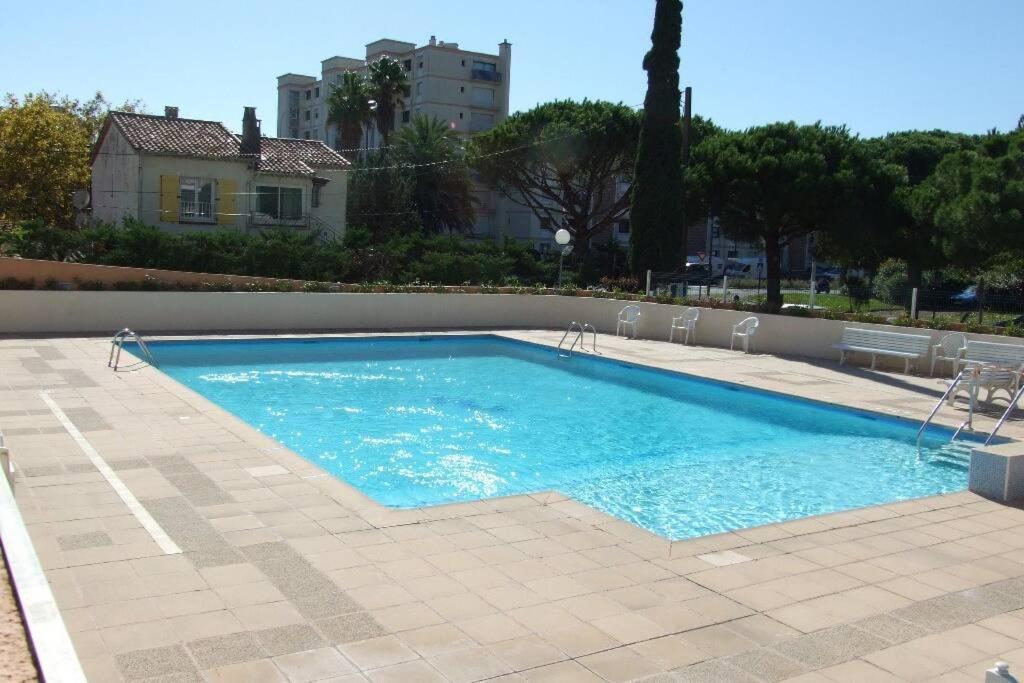 T2 Climatisé à 5 Minutes à Pied De La Avec Parking, Piscine Et Wifi Appartamento